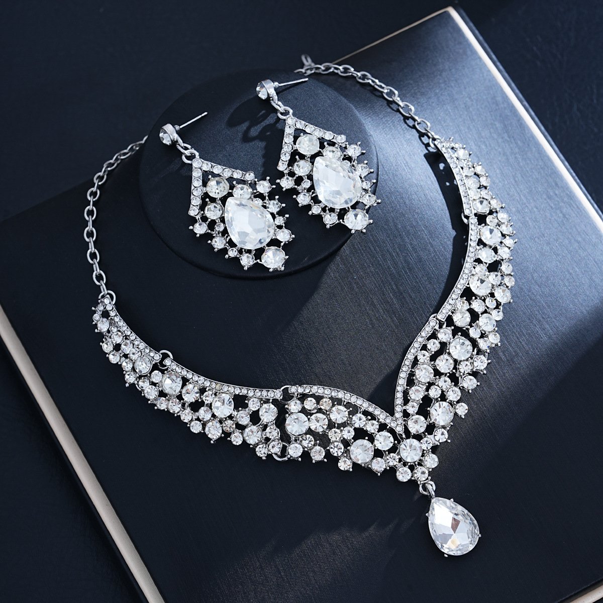 best quality ethnic necklace and earrings set - Image 9