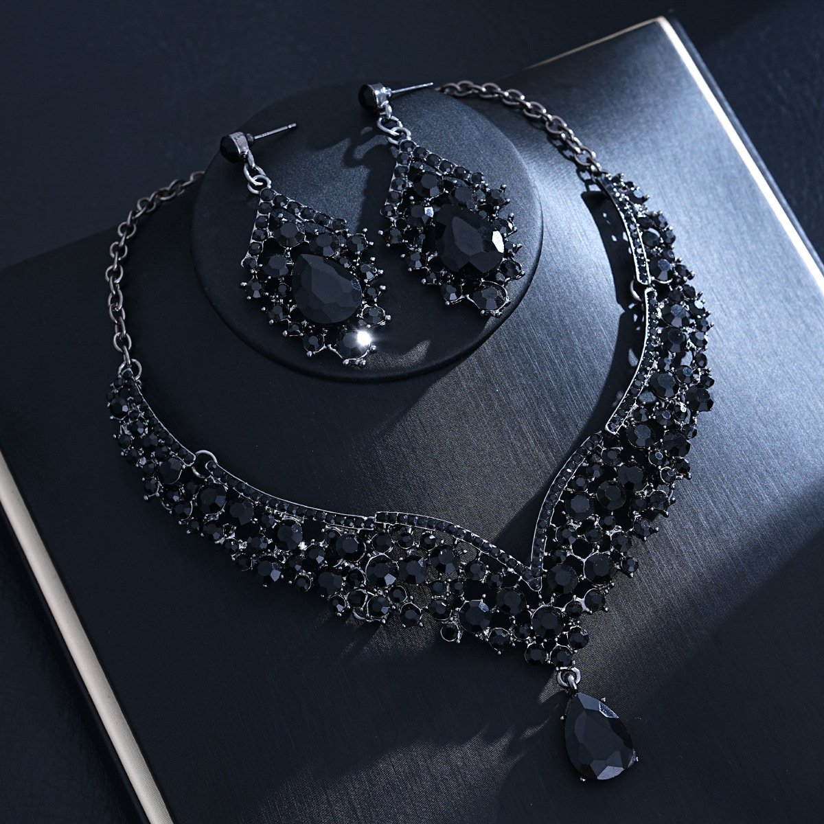 best quality ethnic necklace and earrings set - Image 10