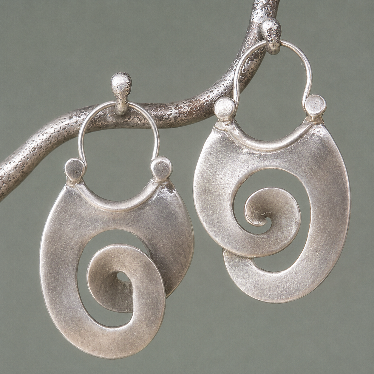 Ethic designed floral silver Alloy Earrings - Image 6