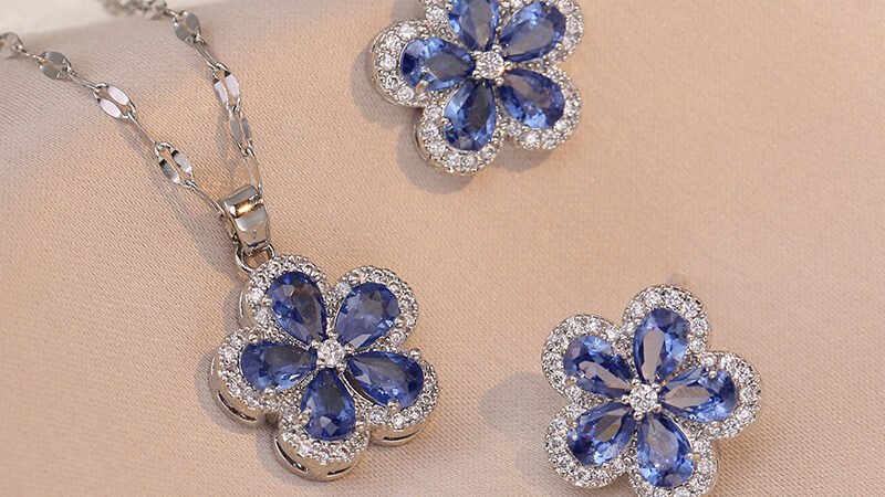 Floral Zircon Petal Necklace and earrings jewelry set Review