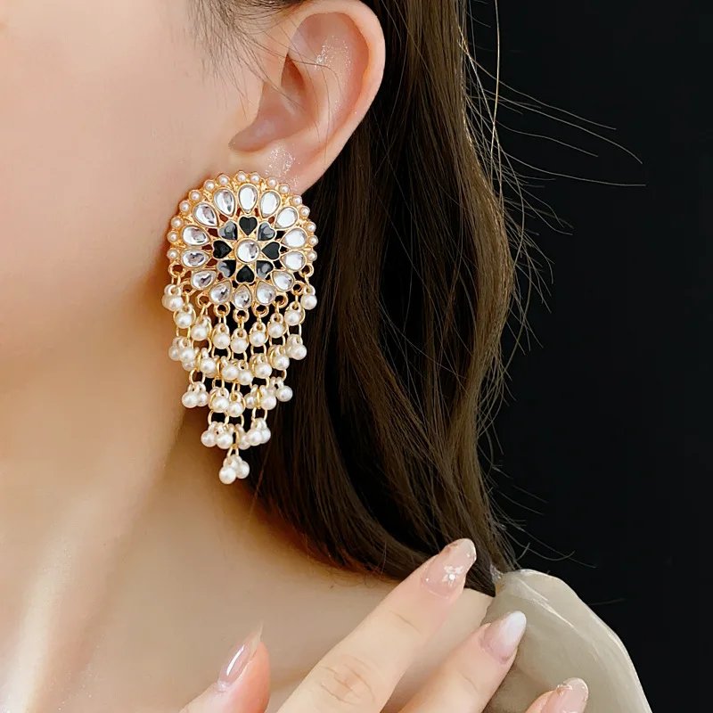 Vintage Love Drop Earrings for Women Fancy Dripping Pearl Drop Earring Light Luxury Exaggerate Gorgeous Jewelry Wedding Gift
