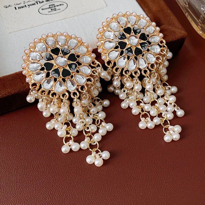Vintage Love Drop Earrings for Women Fancy Dripping Pearl Drop Earring Light Luxury Exaggerate Gorgeous Jewelry Wedding Gift
