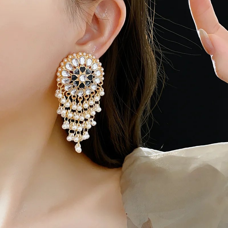 Vintage Love Drop Earrings for Women Fancy Dripping Pearl Drop Earring Light Luxury Exaggerate Gorgeous Jewelry Wedding Gift