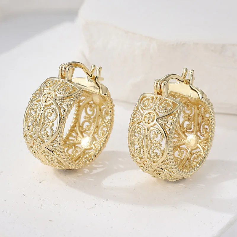 Vintage art hollow pattern gold round elegant women's earrings accessories, exquisite gifts for festivals and parties
