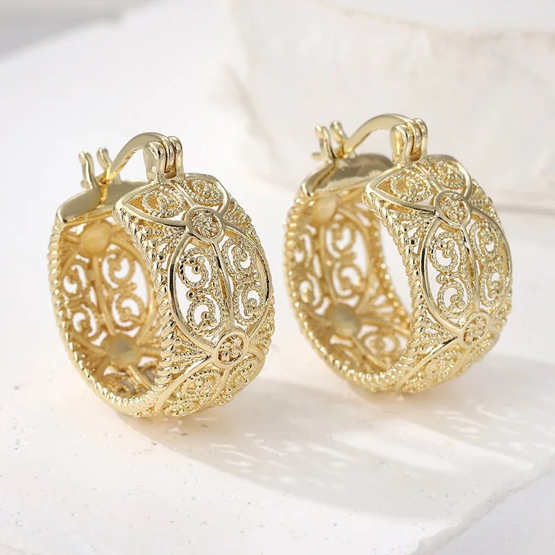 Vintage art hollow pattern gold round elegant women's earrings accessories, exquisite gifts for festivals and parties