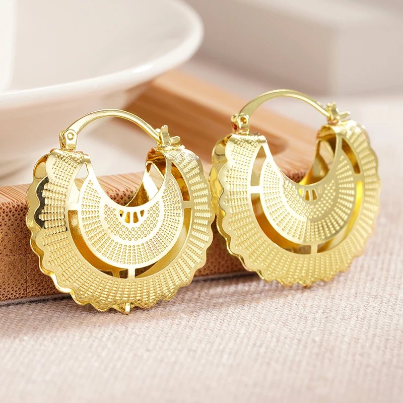 Huitan Hollow Out Women Hoop Earrings Wedding Party Daily Engagement Anniversary Trendy Luxury Gold Color Accessories Jewelry Huitan Hollow Out Women Hoop Earrings Wedding Party Daily Engagement Anniversary Trendy Luxury Gold Color Accessories Jewelry