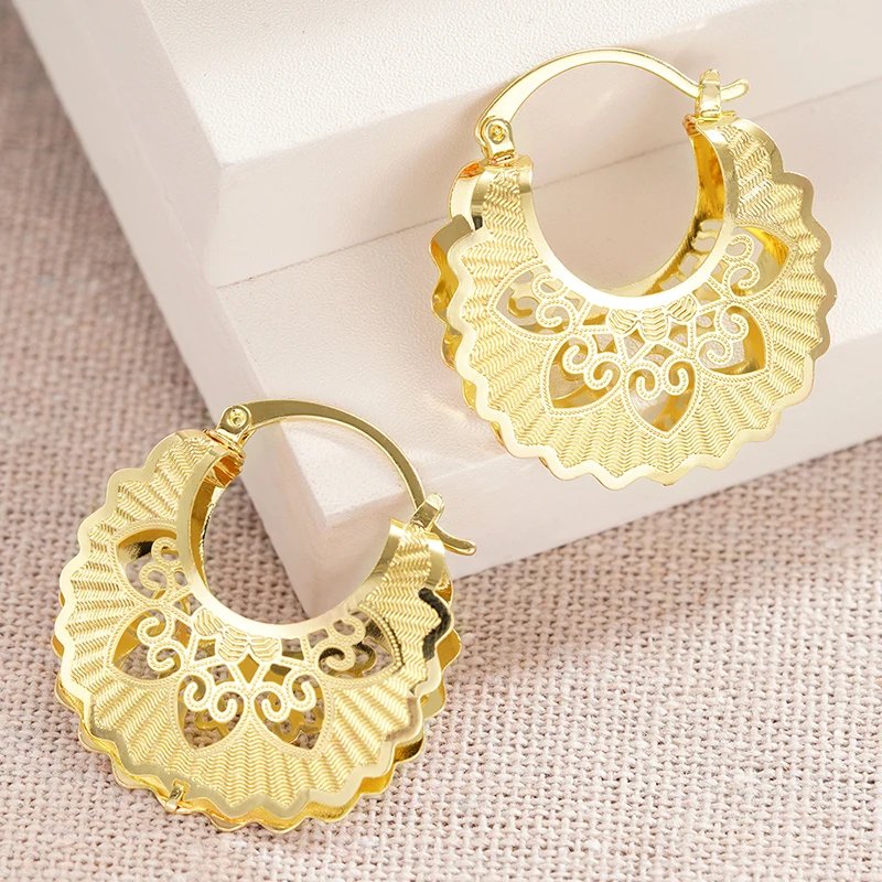 Huitan Hollow Out Women Hoop Earrings Wedding Party Daily Engagement Anniversary Trendy Luxury Gold Color Accessories Jewelry Huitan Hollow Out Women Hoop Earrings Wedding Party Daily Engagement Anniversary Trendy Luxury Gold Color Accessories Jewelry