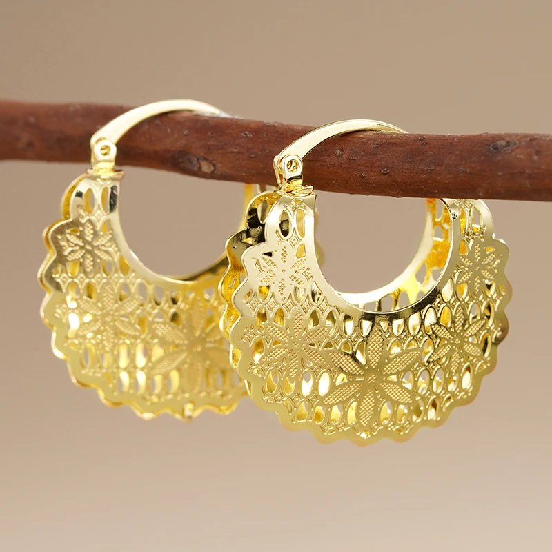Huitan Hollow Out Women Hoop Earrings Wedding Party Daily Engagement Anniversary Trendy Luxury Gold Color Accessories Jewelry Huitan Hollow Out Women Hoop Earrings Wedding Party Daily Engagement Anniversary Trendy Luxury Gold Color Accessories Jewelry