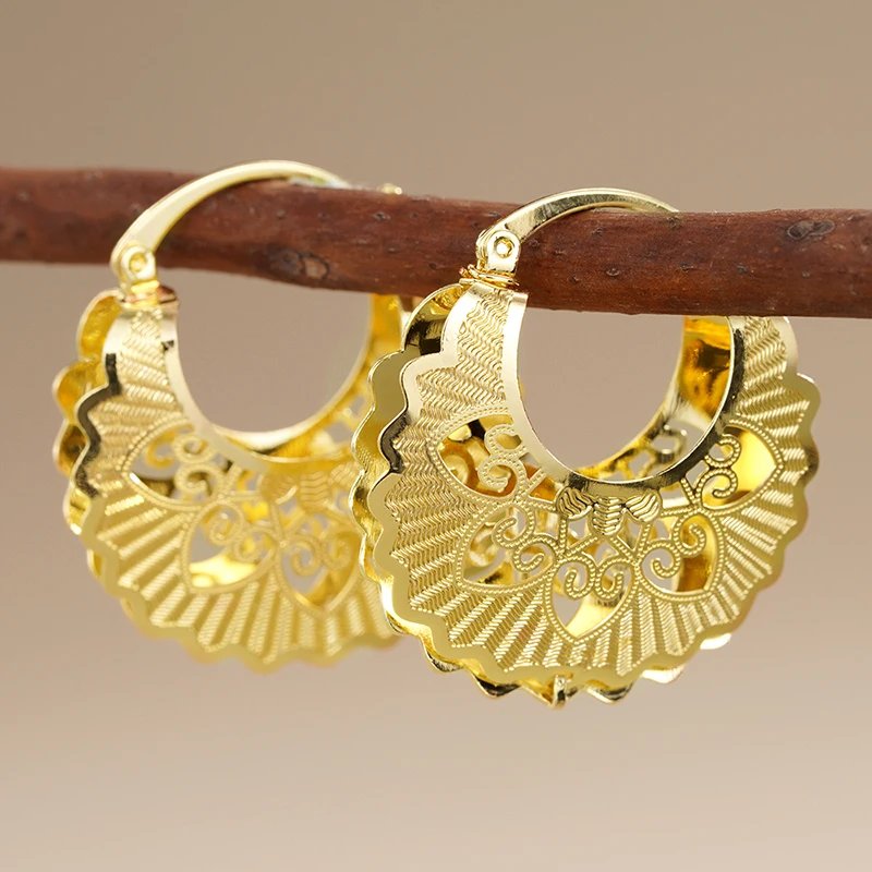 Huitan Hollow Out Women Hoop Earrings Wedding Party Daily Engagement Anniversary Trendy Luxury Gold Color Accessories Jewelry Huitan Hollow Out Women Hoop Earrings Wedding Party Daily Engagement Anniversary Trendy Luxury Gold Color Accessories Jewelry