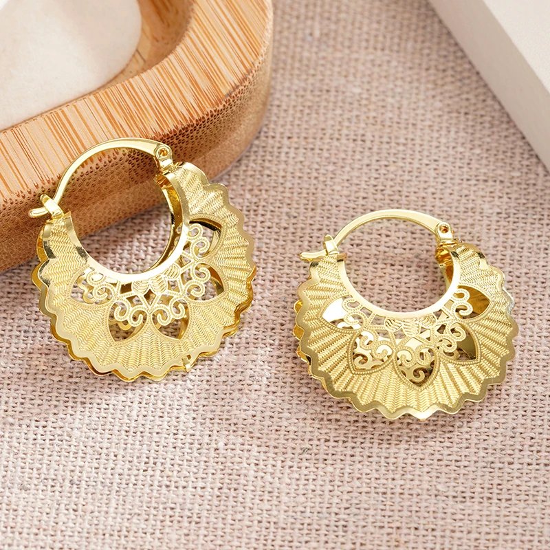 Huitan Hollow Out Women Hoop Earrings Wedding Party Daily Engagement Anniversary Trendy Luxury Gold Color Accessories Jewelry Huitan Hollow Out Women Hoop Earrings Wedding Party Daily Engagement Anniversary Trendy Luxury Gold Color Accessories Jewelry