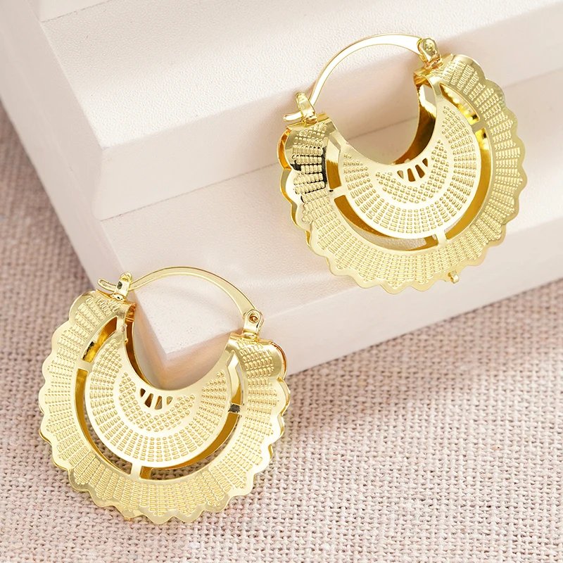 Huitan Hollow Out Women Hoop Earrings Wedding Party Daily Engagement Anniversary Trendy Luxury Gold Color Accessories Jewelry Huitan Hollow Out Women Hoop Earrings Wedding Party Daily Engagement Anniversary Trendy Luxury Gold Color Accessories Jewelry