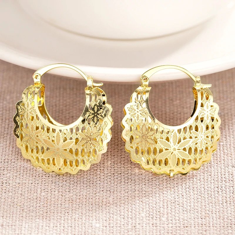 Huitan Hollow Out Women Hoop Earrings Wedding Party Daily Engagement Anniversary Trendy Luxury Gold Color Accessories Jewelry Huitan Hollow Out Women Hoop Earrings Wedding Party Daily Engagement Anniversary Trendy Luxury Gold Color Accessories Jewelry