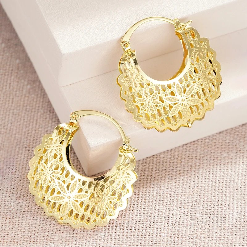 Huitan Hollow Out Women Hoop Earrings Wedding Party Daily Engagement Anniversary Trendy Luxury Gold Color Accessories Jewelry Huitan Hollow Out Women Hoop Earrings Wedding Party Daily Engagement Anniversary Trendy Luxury Gold Color Accessories Jewelry