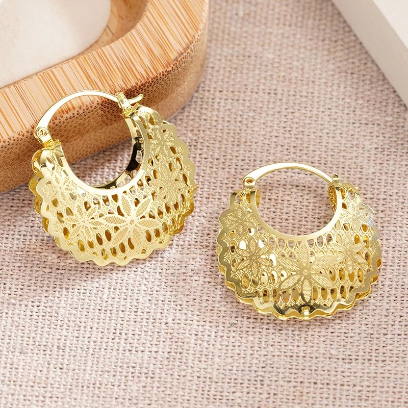 Huitan Hollow Out Women Hoop Earrings Wedding Party Daily Engagement Anniversary Trendy Luxury Gold Color Accessories Jewelry Huitan Hollow Out Women Hoop Earrings Wedding Party Daily Engagement Anniversary Trendy Luxury Gold Color Accessories Jewelry