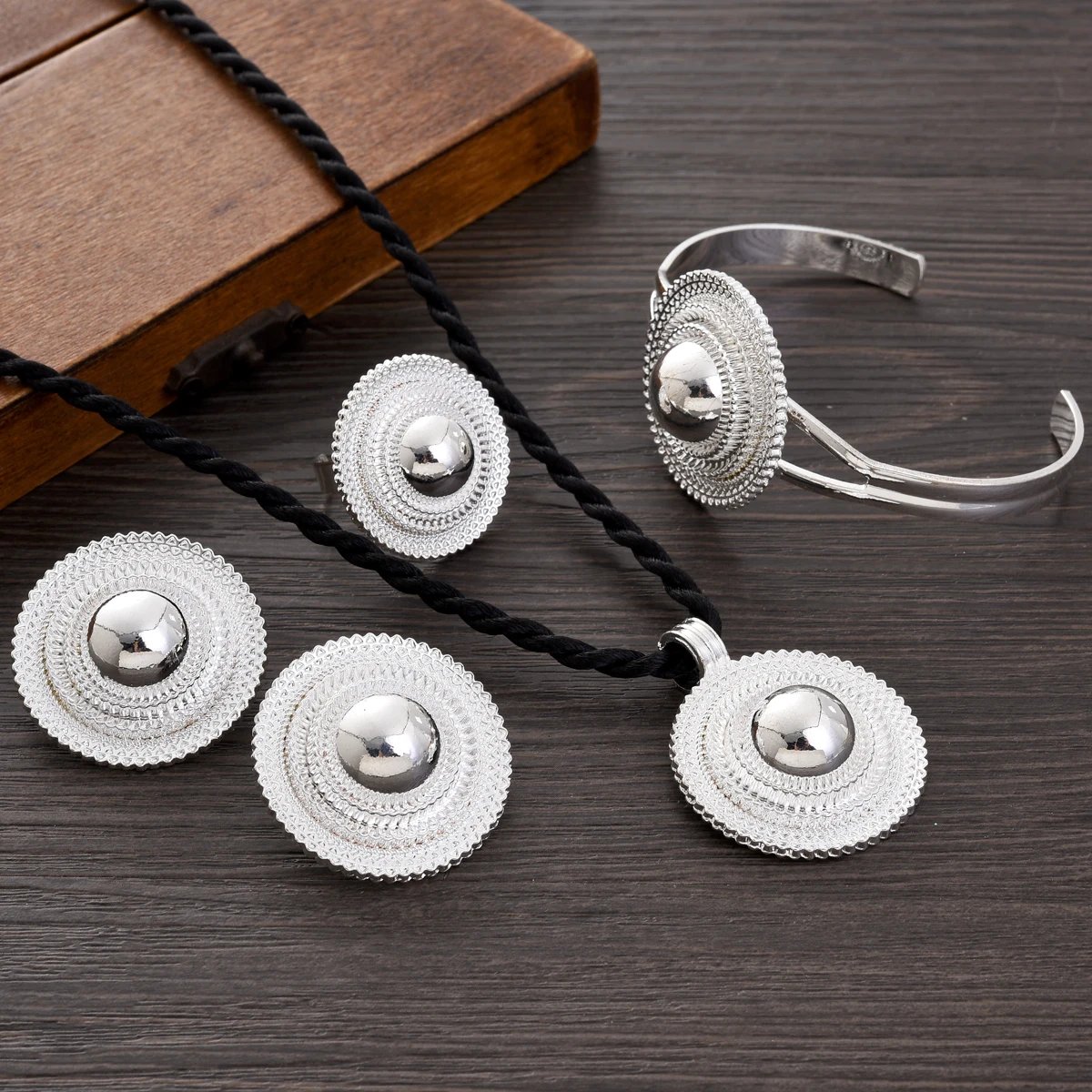 Africa Silver Color Round Geometry Jewelry Set Dubai Pendant Necklace Ring Earrings Arab Ethiopian Bride Wedding Party Gifts