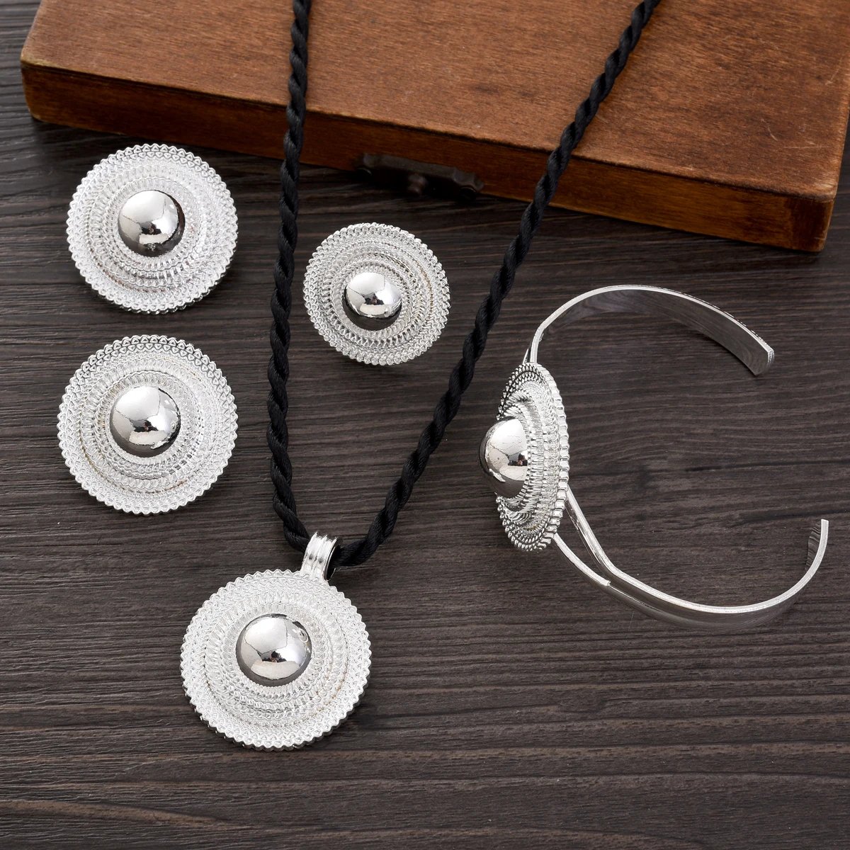 Africa Silver Color Round Geometry Jewelry Set Dubai Pendant Necklace Ring Earrings Arab Ethiopian Bride Wedding Party Gifts