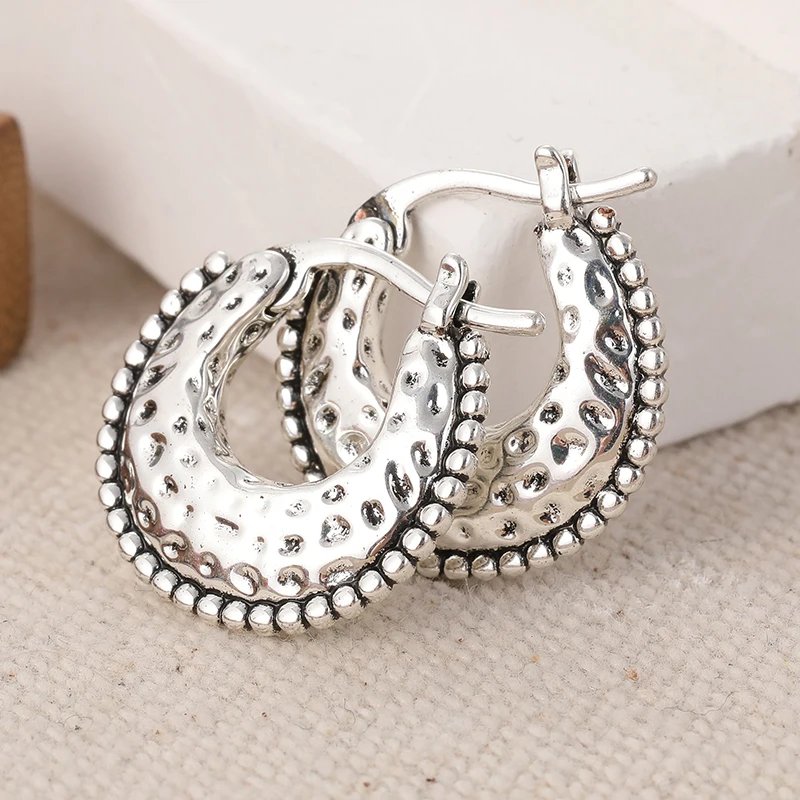 Simple Fashion Silver Color Metal Geometry Carving Pattern Hoop Earrings for Women Jewelry