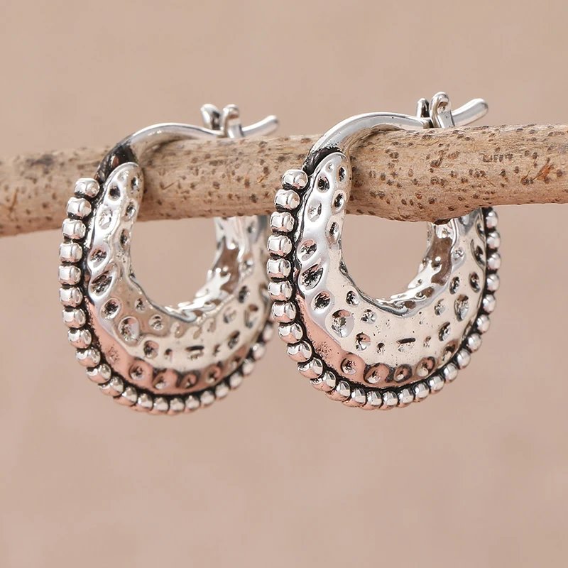 Simple Fashion Silver Color Metal Geometry Carving Pattern Hoop Earrings for Women Jewelry