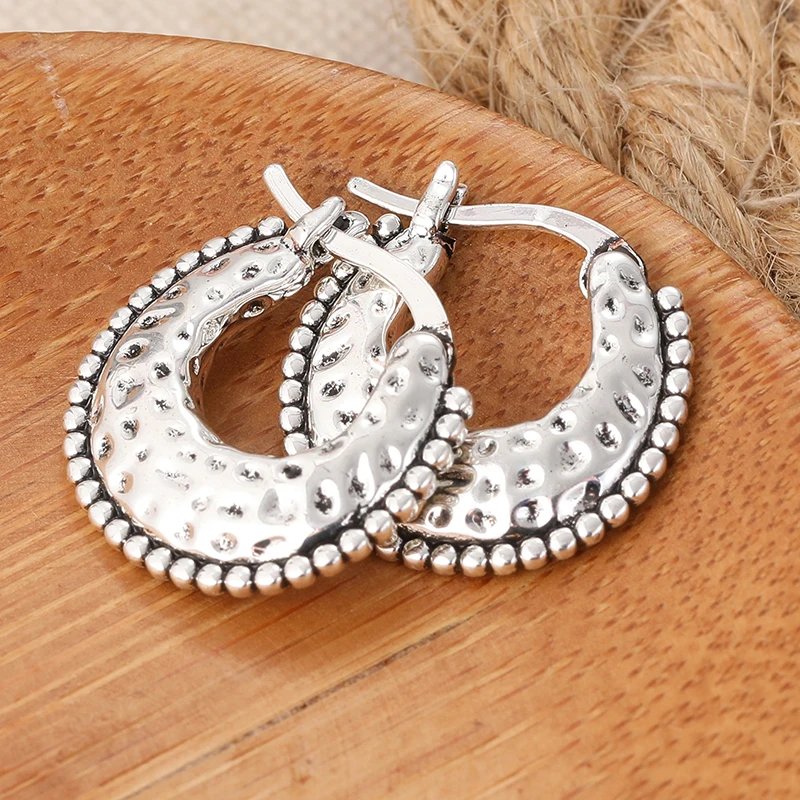 Simple Fashion Silver Color Metal Geometry Carving Pattern Hoop Earrings for Women Jewelry