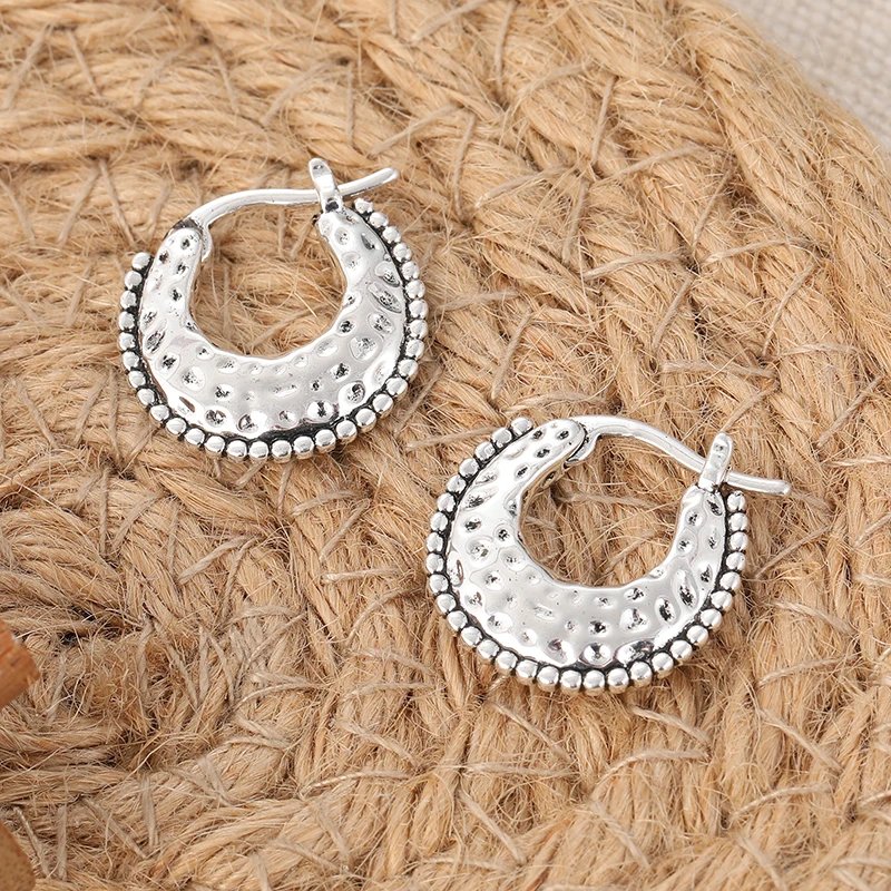 Simple Fashion Silver Color Metal Geometry Carving Pattern Hoop Earrings for Women Jewelry