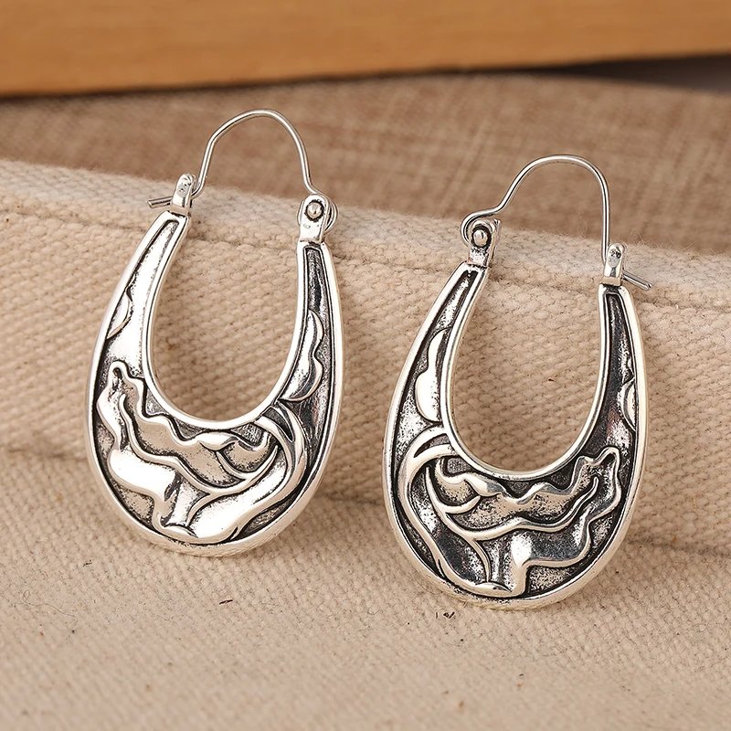 Creative Retro Geometric Metal Silver Plated Earrings Personalized U Shape Hollow Carving Earrings For Women Trend Jewelry