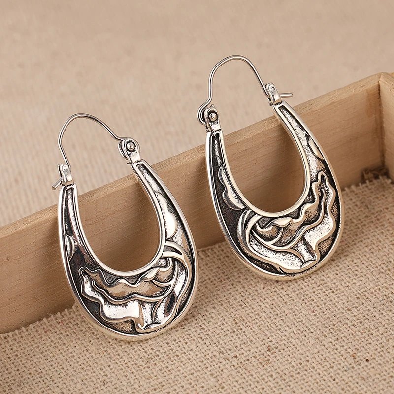 Creative Retro Geometric Metal Silver Plated Earrings Personalized U Shape Hollow Carving Earrings For Women Trend Jewelry
