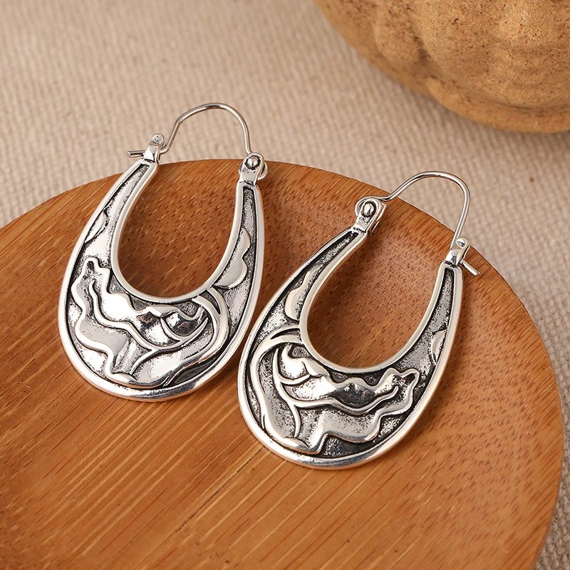 Creative Retro Geometric Metal Silver Plated Earrings Personalized U Shape Hollow Carving Earrings For Women Trend Jewelry
