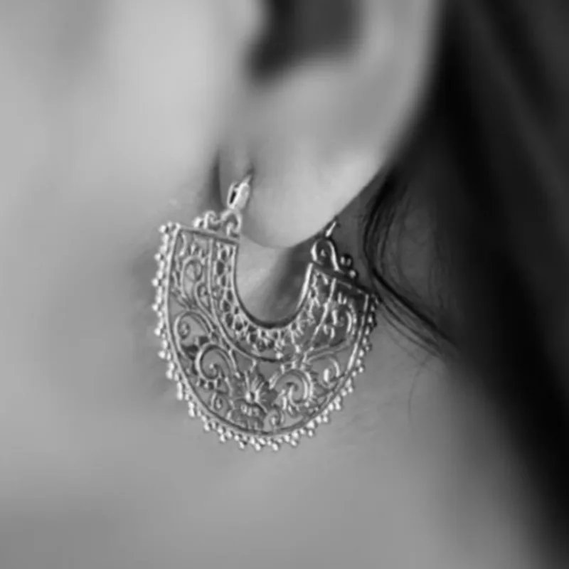 Vintage Hand-carved Flower Hollowed-out Semi-circular Hoop Earrings Women's Ethnic Exquisite Silvery Plated Jewelry Accessories