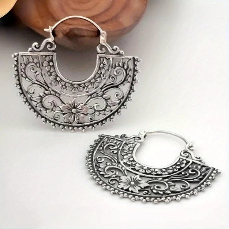 Vintage Hand-carved Flower Hollowed-out Semi-circular Hoop Earrings Women's Ethnic Exquisite Silvery Plated Jewelry Accessories