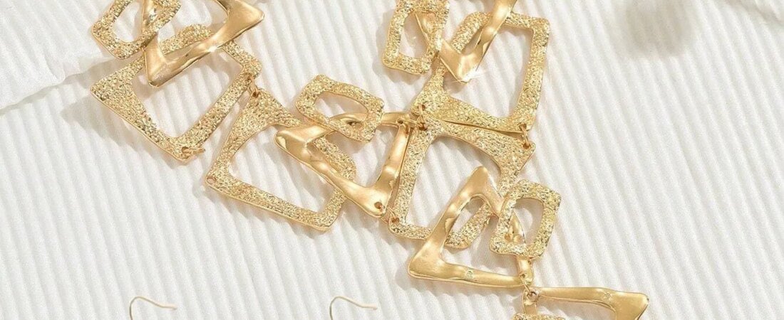 How to Choose a Stylish Geometric Jewelry Set That Elevates Your Look