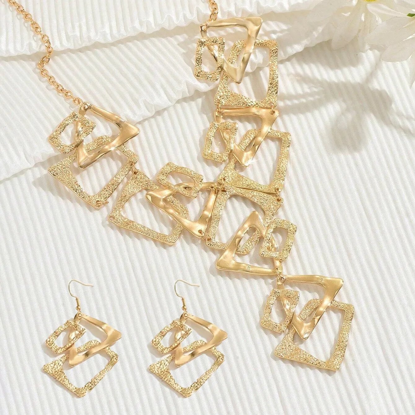 Vintage Exaggerated Geometric Irregular Triangle Splicing Hollow Metal Necklace and Earring Set Choker Clavicle Chain Vintage Exaggerated Geometric Irregular Triangle Splicing Hollow Metal Necklace and Earring Set Choker Clavicle Chain