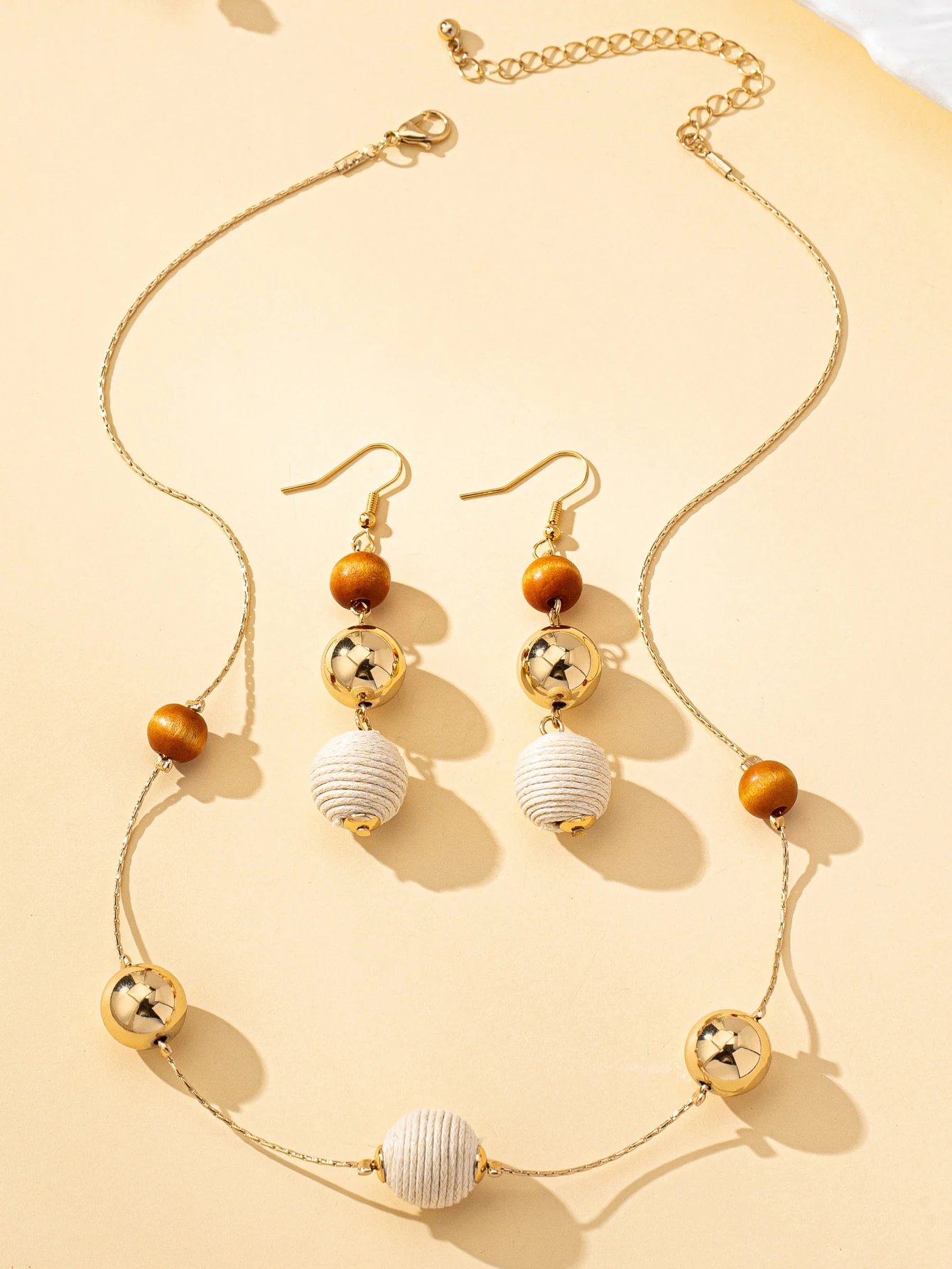 2-Piece Women's Jewelry Set Bohemian Style Mixed-Color Handmade Wire-Wrapped Ball Earrings and Necklace Set Suitable for Daily Wear and Vacation Wear