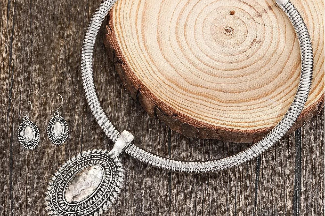 Exaggerated Retro Style Handmade Diamond Embedded Necklace Jewelry Pair with Earrings New Arrival Elegant Classique Design Exaggerated Retro Style Handmade Diamond Embedded Necklace Jewelry Pair with Earrings New Arrival Elegant Classique Design