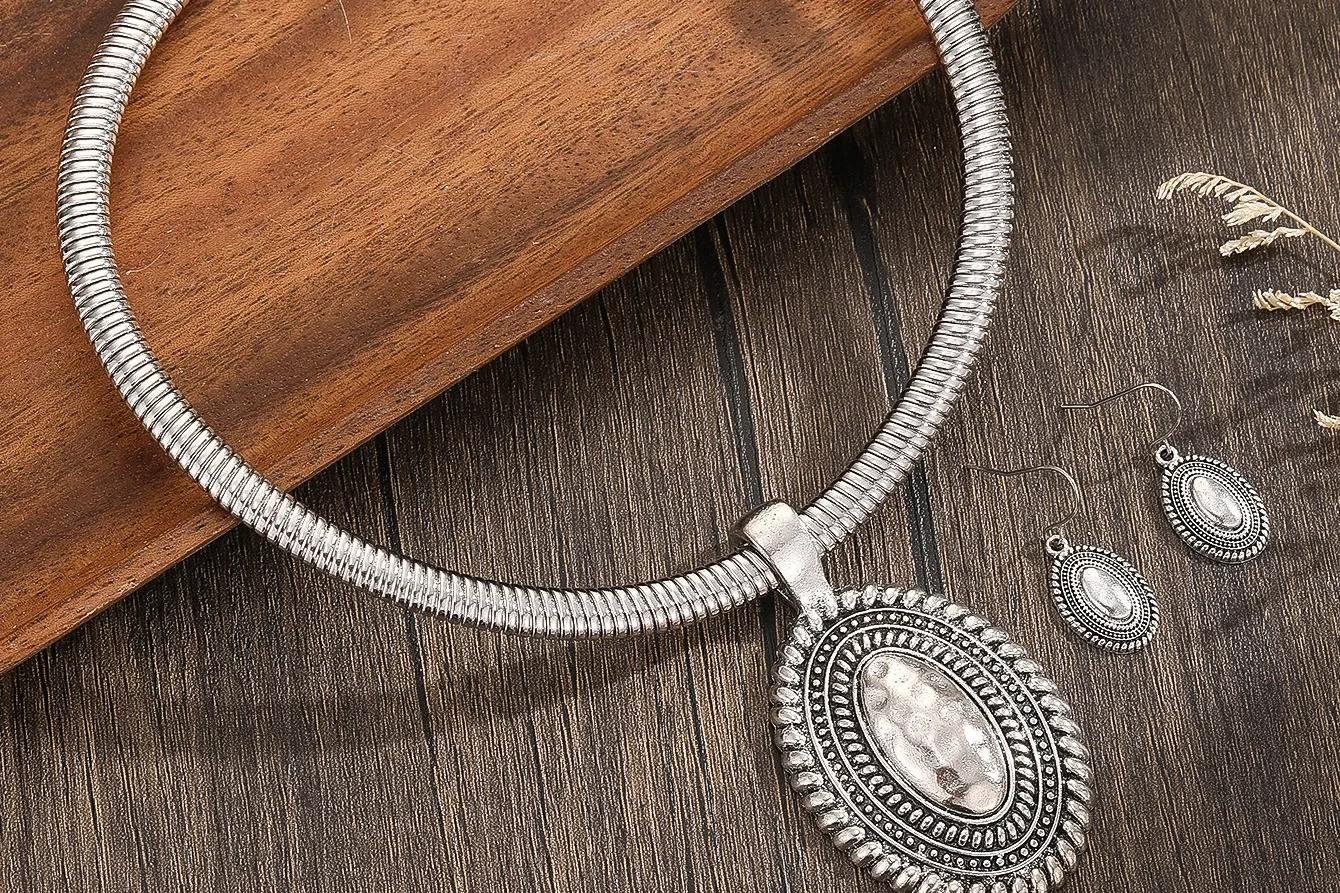 Exaggerated Retro Style Handmade Diamond Embedded Necklace Jewelry Pair with Earrings New Arrival Elegant Classique Design Exaggerated Retro Style Handmade Diamond Embedded Necklace Jewelry Pair with Earrings New Arrival Elegant Classique Design