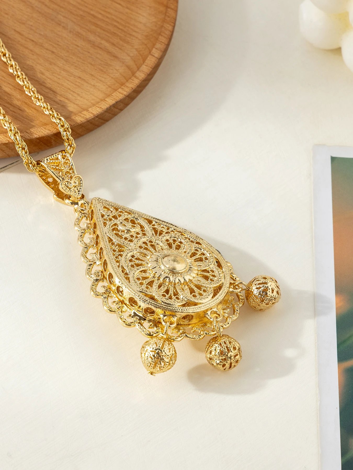 Arabian Bride Jewelry Set - Ethnic Style Hollow Pattern Engraving Double-Layer Teardrop-Shaped Pendant Necklace And Earrings Set