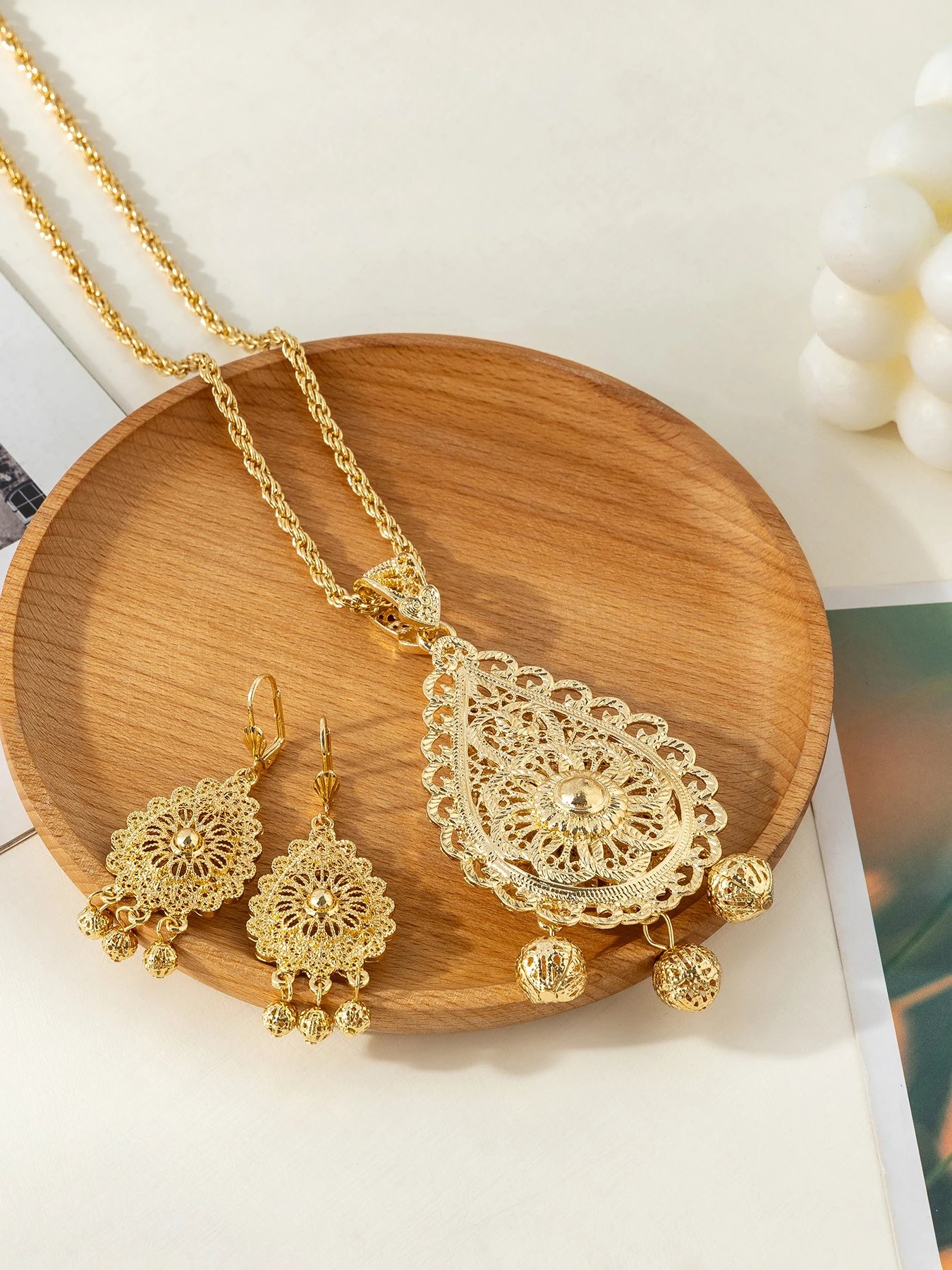 Arabian Bride Jewelry Set - Ethnic Style Hollow Pattern Engraving Double-Layer Teardrop-Shaped Pendant Necklace And Earrings Set
