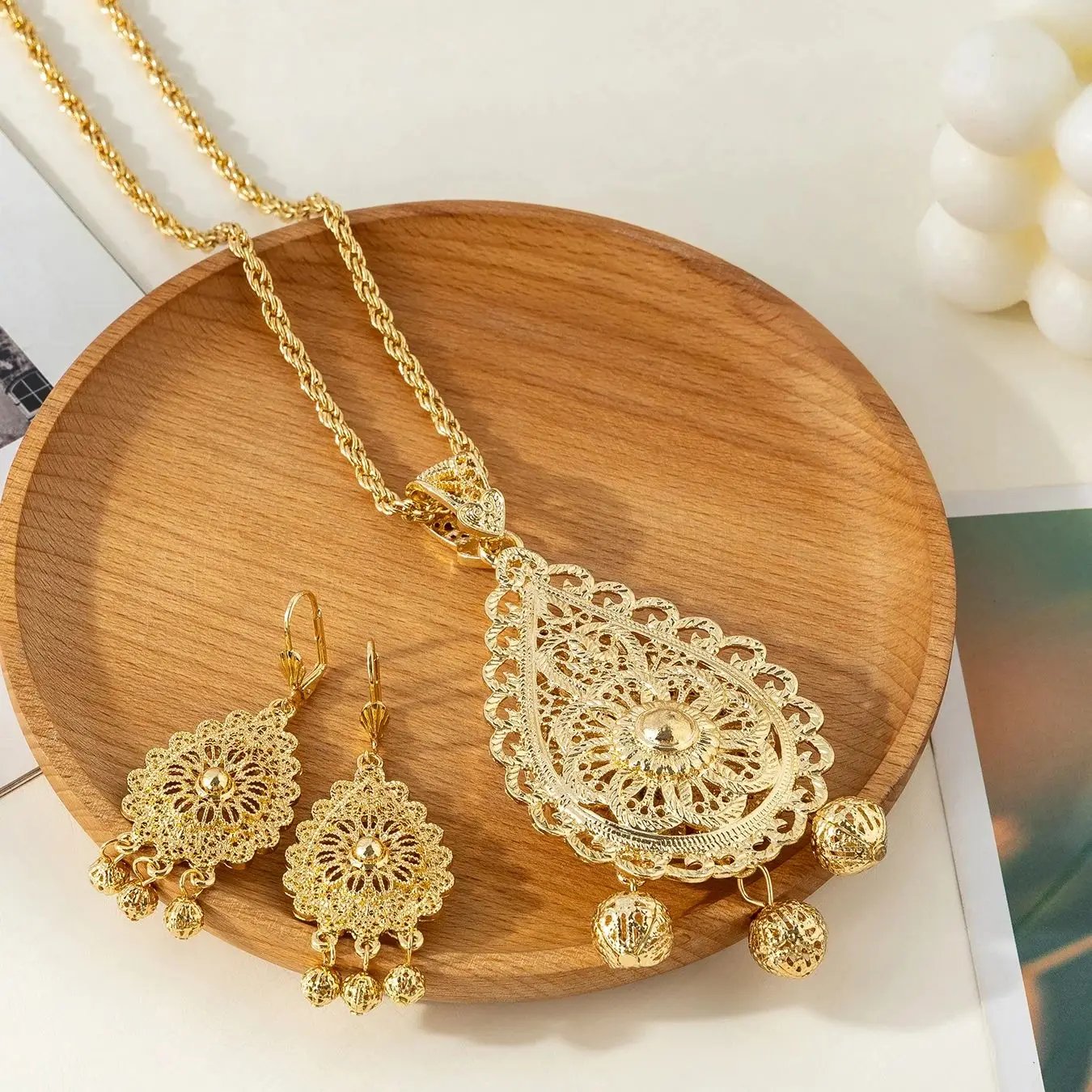 Arabian Bride Jewelry Set - Ethnic Style Hollow Pattern Engraving Double-Layer Teardrop-Shaped Pendant Necklace And Earrings Set