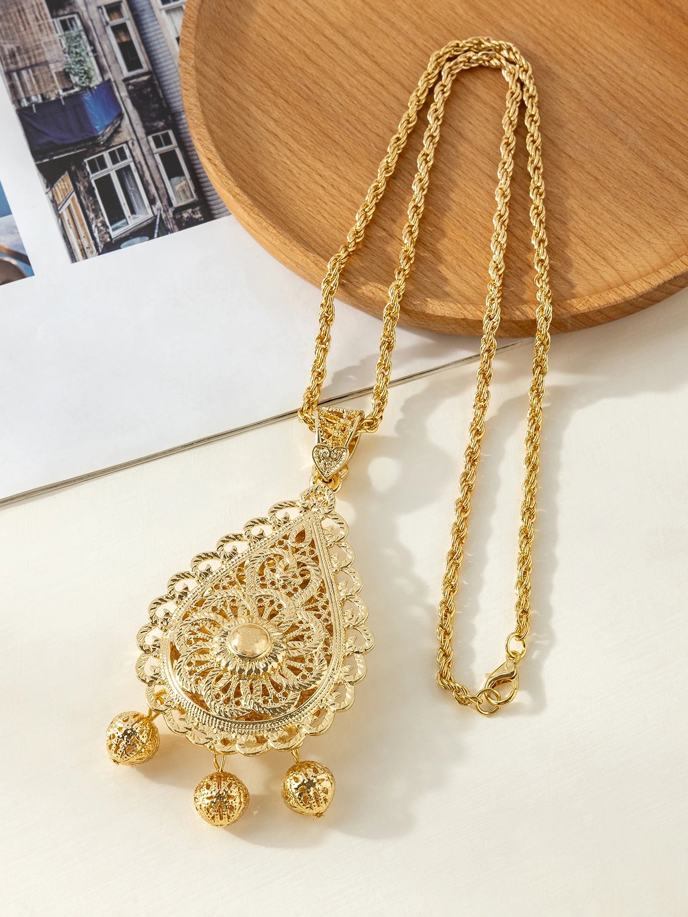Arabian Bride Jewelry Set - Ethnic Style Hollow Pattern Engraving Double-Layer Teardrop-Shaped Pendant Necklace And Earrings Set
