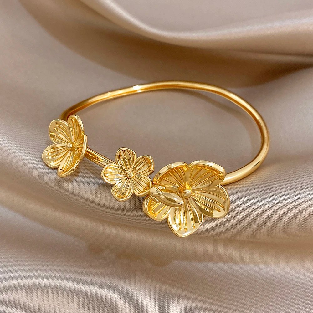 Greatera Plum Blossom Peach Flower Pattern Open Irregular Bracelet Fashion Copper Plated Gold Charm Adjustable Versatile Bangles