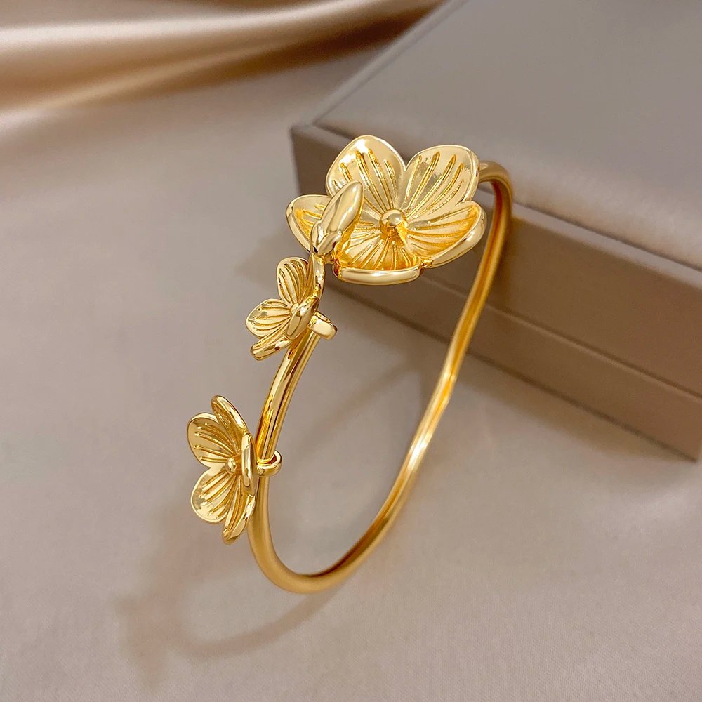 Greatera Plum Blossom Peach Flower Pattern Open Irregular Bracelet Fashion Copper Plated Gold Charm Adjustable Versatile Bangles