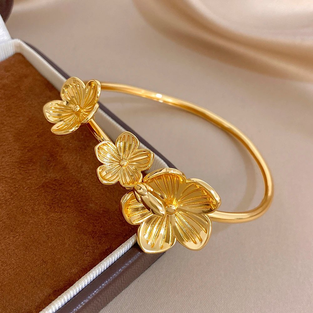 Greatera Plum Blossom Peach Flower Pattern Open Irregular Bracelet Fashion Copper Plated Gold Charm Adjustable Versatile Bangles