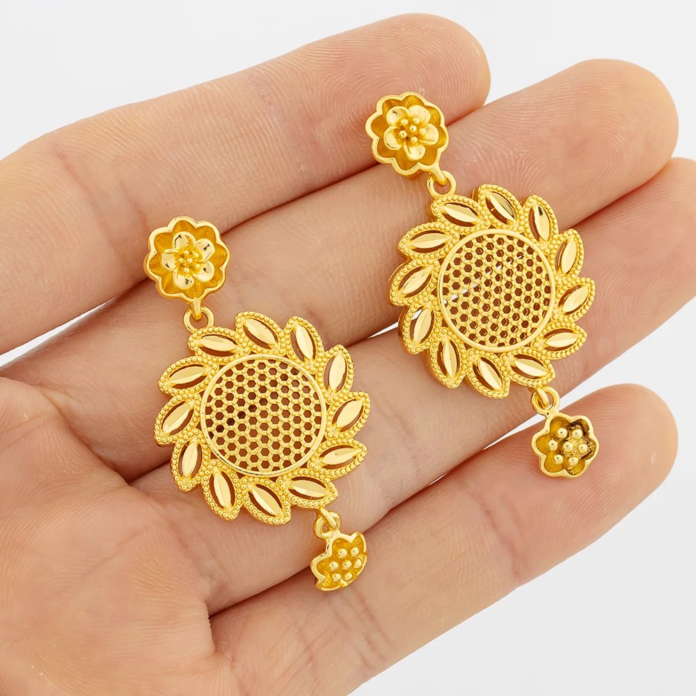 Round Jewelry Set Design for Women African Hot Sale Copper Hoop Earrings Flower Necklace Gold Plated Pendant Party Wedding Gifts Round Jewelry Set Design for Women African Hot Sale Copper Hoop Earrings Flower Necklace Gold Plated Pendant Party Wedding Gifts