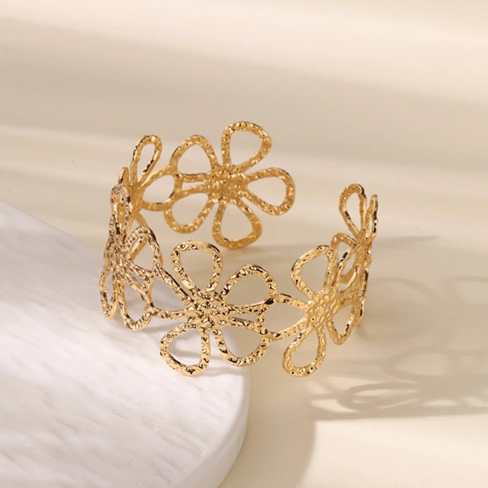 Vintage Stainless Steel Flower Bangles For Women Gold Color Fashion Open Flower Cuff Bracelets Bangle Party Jewelry Gift 2025 Vintage Stainless Steel Flower Bangles For Women Gold Color Fashion Open Flower Cuff Bracelets Bangle Party Jewelry Gift 2025