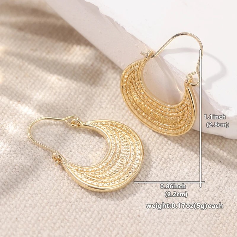Bohemian Style Hand Carved Textured Golden Plated Hoop Earrings for Women Vintage Exquisite Festival Jewelry Accessories Crafts