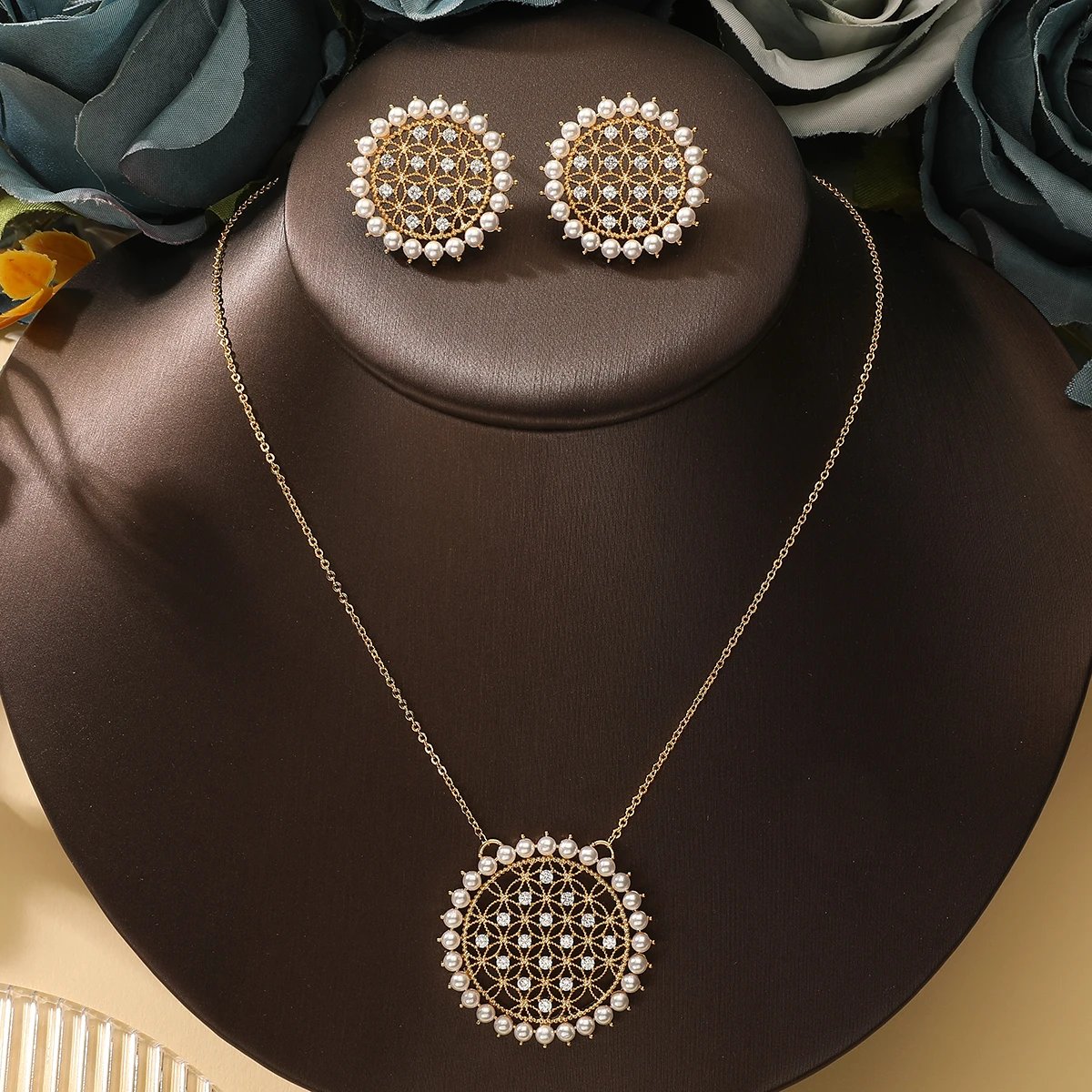 New Romatic Women's Fashion Pearl Zircon Necklace & Earrings Set Round Simple Arabic style Gold Jewelry Set for Party Wedding New Romatic Women's Fashion Pearl Zircon Necklace & Earrings Set Round Simple Arabic style Gold Jewelry Set for Party Wedding