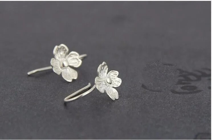 Fashion New 925 Sterling Silver Jewelry Exquisite Classic Four Floral Fortune Earrings E056