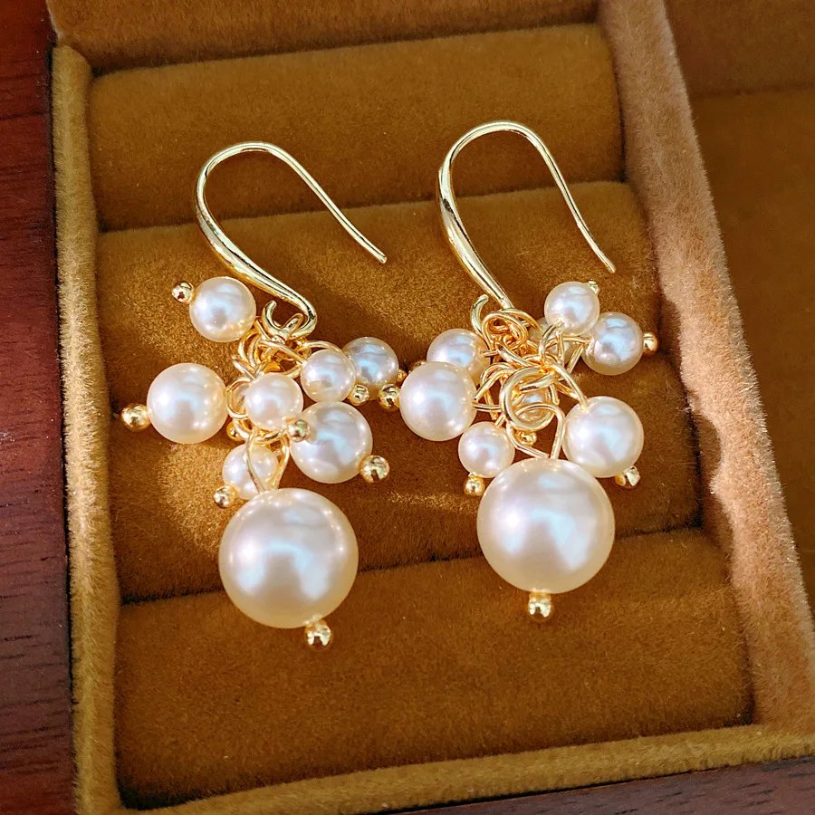 Imitation Pearl Beaded Dangle Earrings for Women French Elegant Grape Shape Cluster Tassel Ear Hooks Bridal Banquet Jewelry N