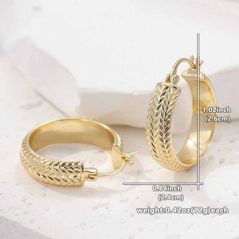 Vintage Copper Material Wide Face Craftsman Carved Lace Earrings for Women's Fashion Hoop Earrings