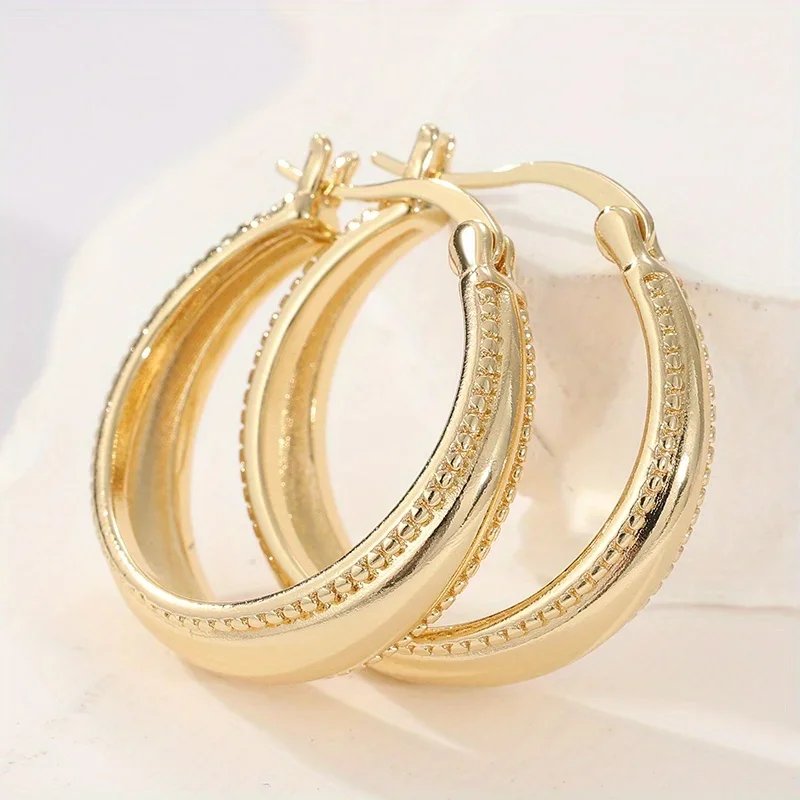 Vintage Copper Material Wide Face Craftsman Carved Lace Earrings for Women's Fashion Hoop Earrings