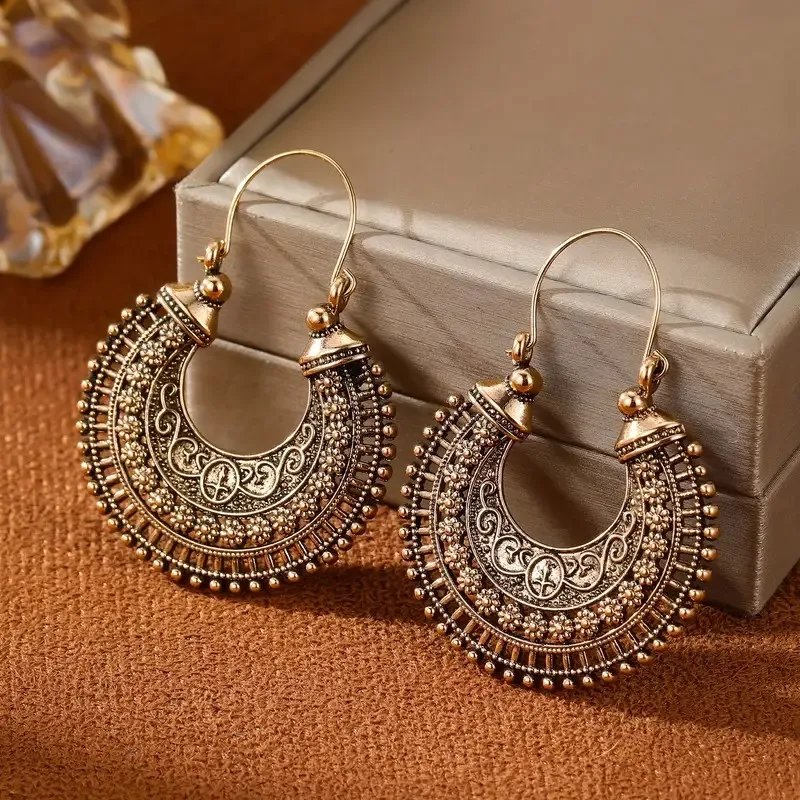 Retro Bohomian Antique Bronze Hoop Earrings for Women Niche Design Hollow Design Fashion Earring Daily Wear Party Jewelry Gifts
